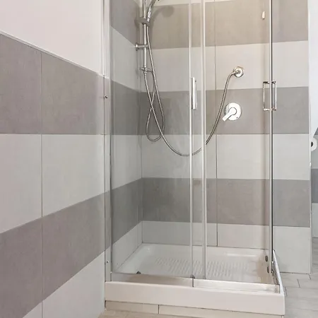 Santa Chiara - Self Check-in H24 - Wi-fi Veloce - Vicino Al Centro Daire *