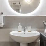 شقة Santa Chiara - Self Check-in H24 - Wi-fi Veloce - Vicino Al Centro