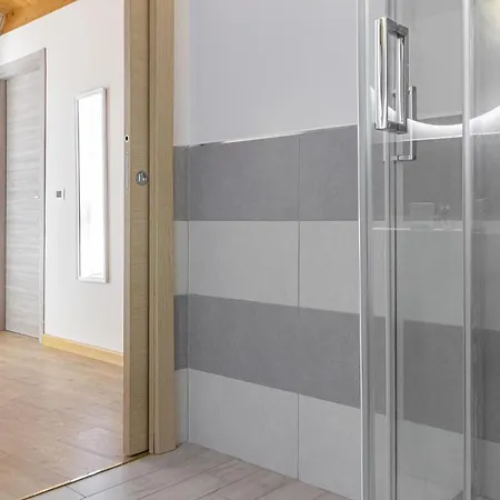 Santa Chiara - Self Check-in H24 - Wi-fi Veloce - Vicino Al Centro *