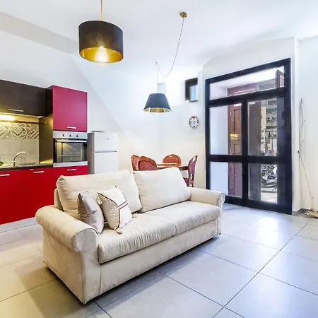 Διαμέρισμα Santa Chiara - Self Check-in H24 - Wi-fi Veloce - Vicino Al Centro *