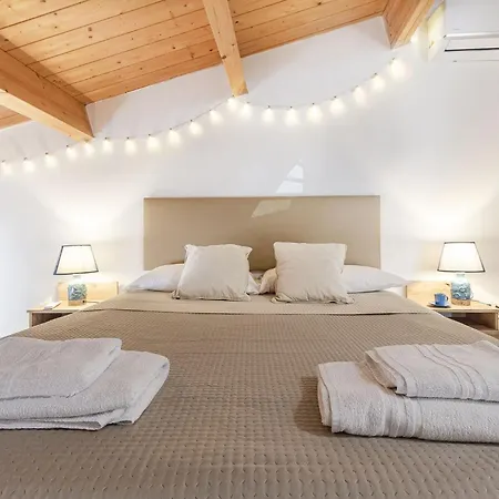 Διαμέρισμα Santa Chiara - Self Check-in H24 - Wi-fi Veloce - Vicino Al Centro