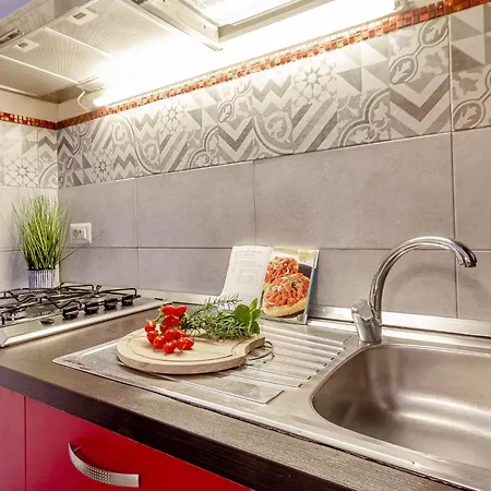 Santa Chiara - Self Check-in H24 - Wi-fi Veloce - Vicino Al Centro *